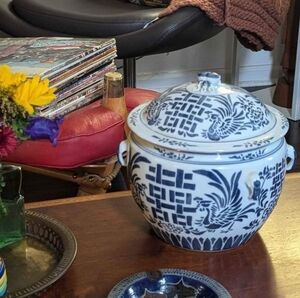 Blue & White Asian Ginger Jar
